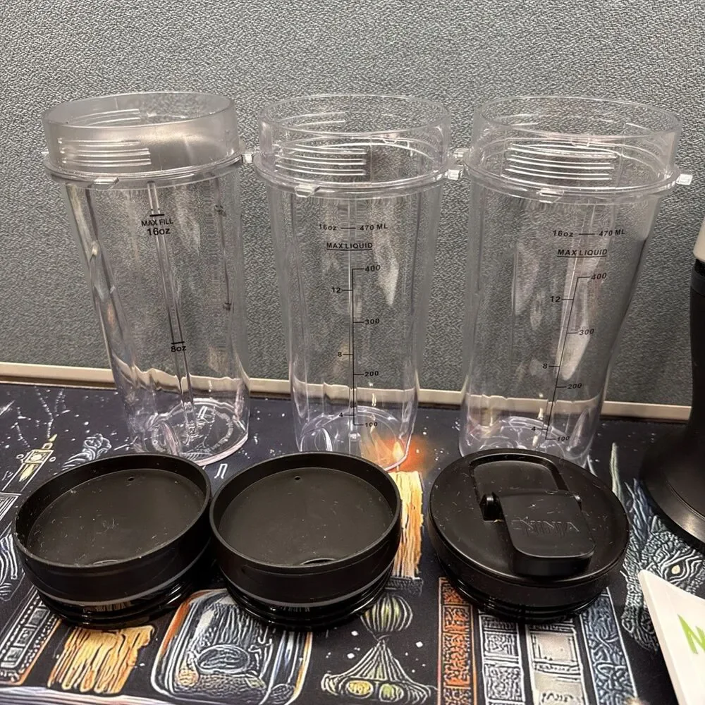 Nutri Ninja Fit Compact Personal Blender 16oz Cup QB3001SS w/ 4Cups & 3 Lids